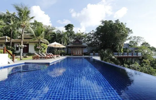 6-Bedroom Villa