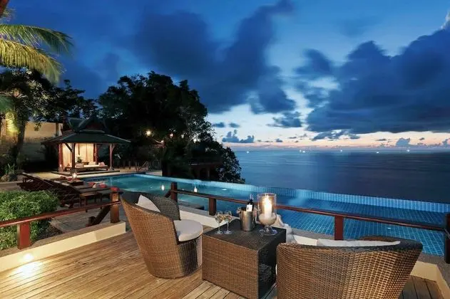 6-Bedroom Villa