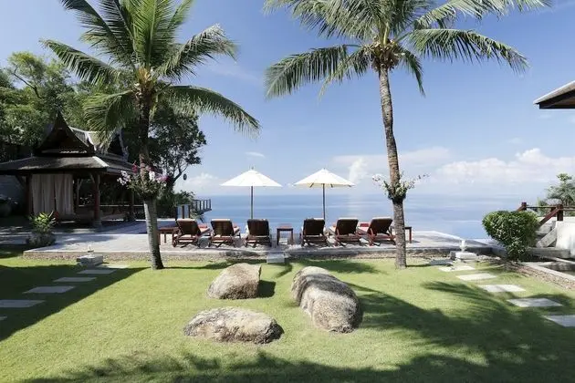 6-Bedroom Villa