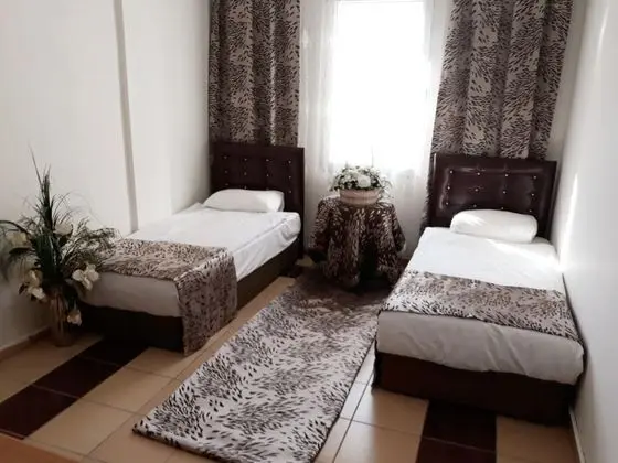 Triple Oda - Üç Ayrı Yataklı , Şehir Manzaralı