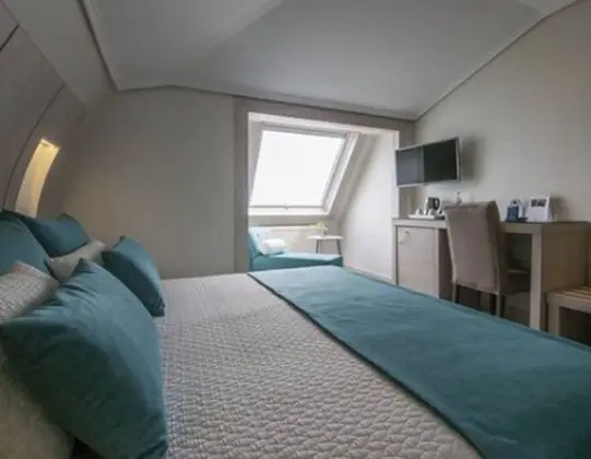 Habitación Doble Abuhardillada