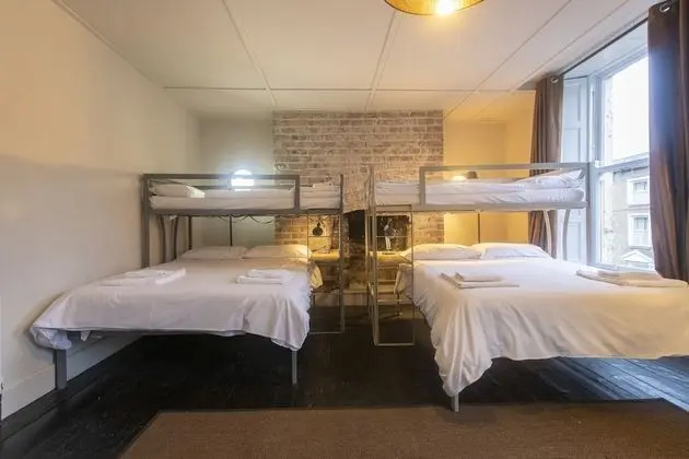 Çatı Katı (Loft), 4 Yatak Odası