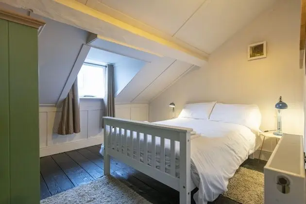 Çatı Katı (Loft), 4 Yatak Odası
