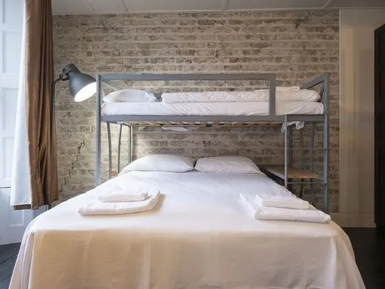 Çatı Katı (Loft), 4 Yatak Odası