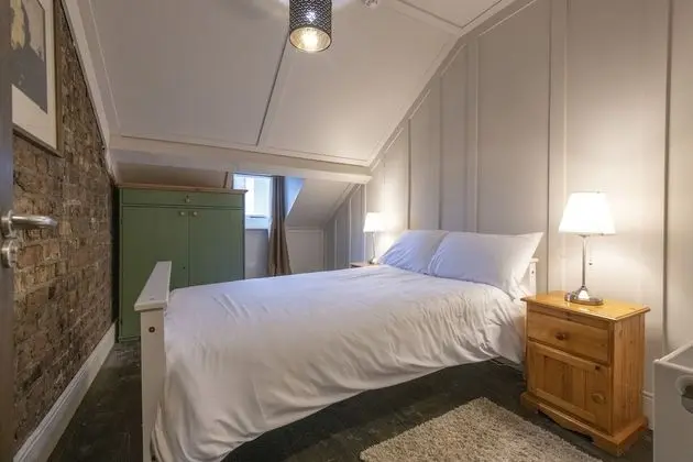 Çatı Katı (Loft), 4 Yatak Odası