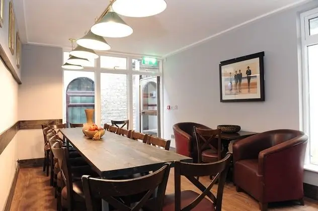 Ev, 4 Yatak Odası (Talbot Coach House)