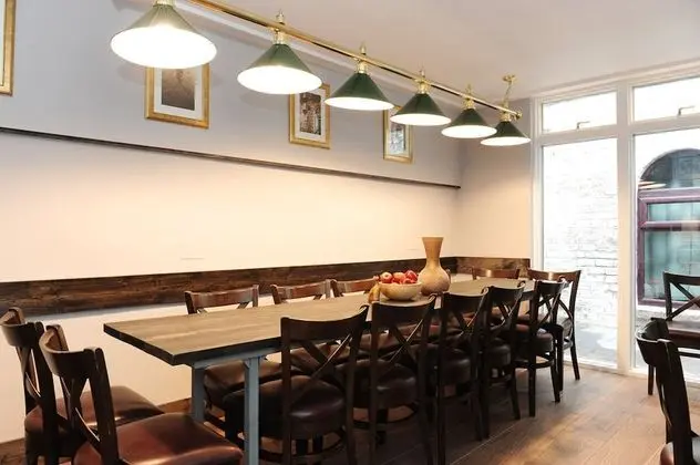 Ev, 4 Yatak Odası (Talbot Coach House)