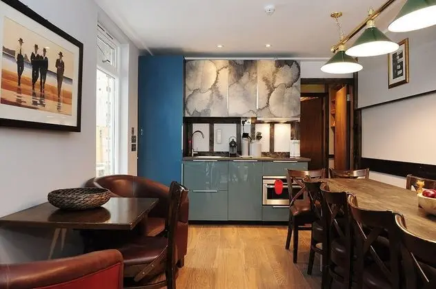 Ev, 4 Yatak Odası (Talbot Coach House)