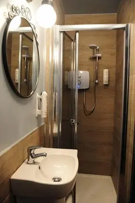Ev, 4 Yatak Odası (Talbot Coach House)