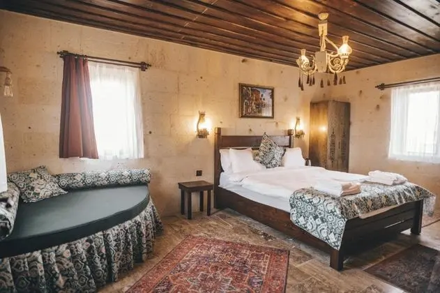 Taş Oda, Bahçe Manzaralı, Büyük Yataklı