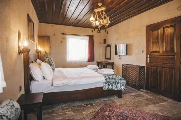 Taş Oda, Bahçe Manzaralı, Büyük Yataklı