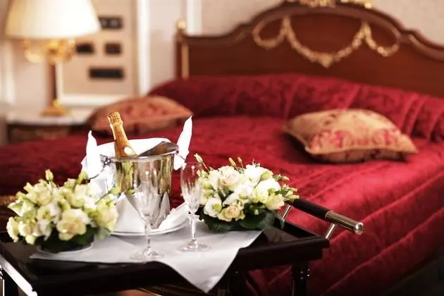 Deluxe Süit, Business Dinlenme Salonu Kullanımı