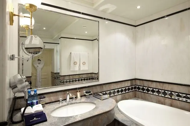 Deluxe Süit, Business Dinlenme Salonu Kullanımı