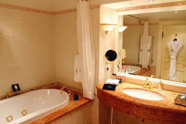 Deluxe Süit, Business Dinlenme Salonu Kullanımı