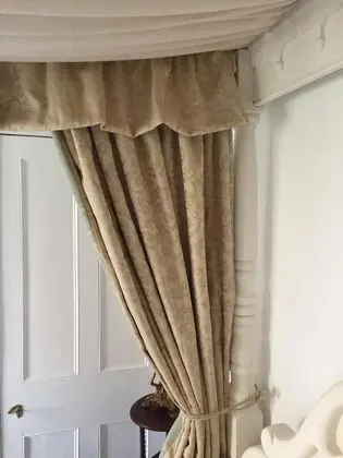 Tek Büyük Yataklı Oda, Banyolu/Duşlu (Room 5 Four Poster)