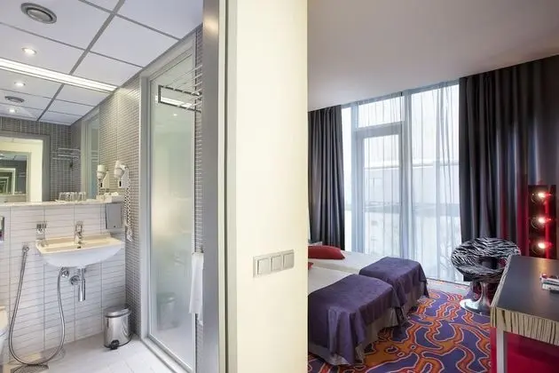 Standard Twin Room with SPA access