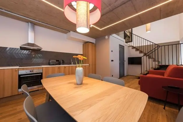 Superior Split Level Apartment