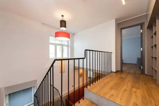 Superior Split Level Apartment