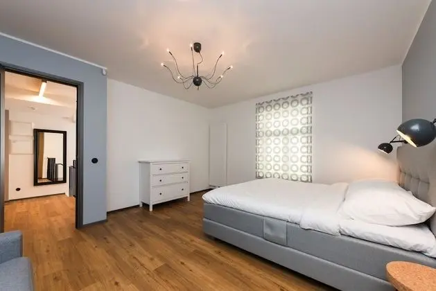 Superior Split Level Apartment