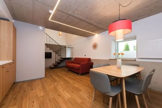 Superior Split Level Apartment