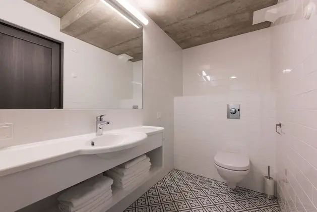 Superior Split Level Apartment
