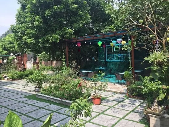 Deluxe Tek Büyük Yataklı Oda, Bahçe Manzaralı