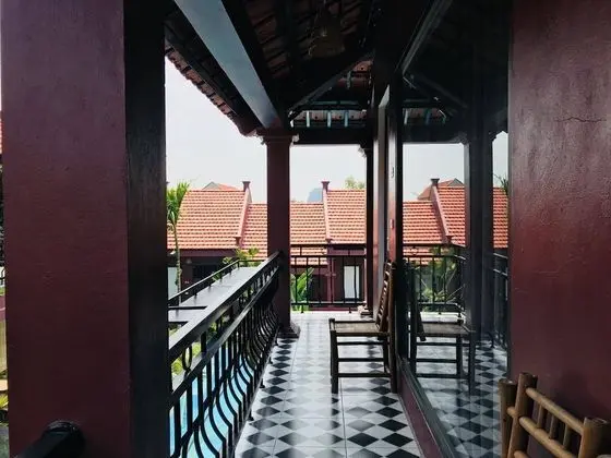 Family Oda, Balkon