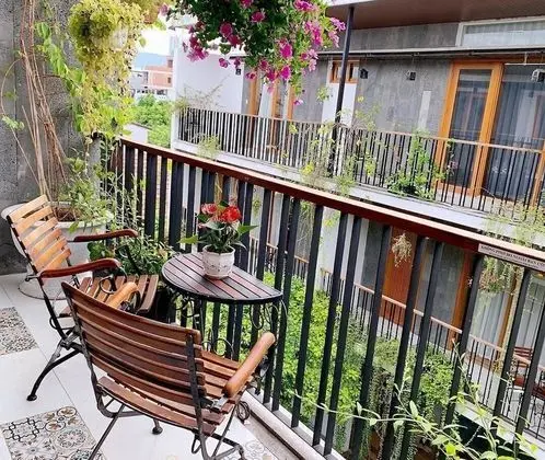 Deluxe Tek Büyük Yataklı Oda, Havuz Manzaralı