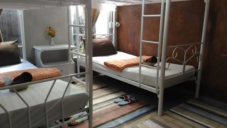 Economy Dört Kişilik Oda, Ortak Banyo