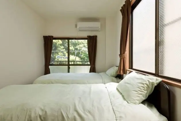 Ev (Private Vacation)