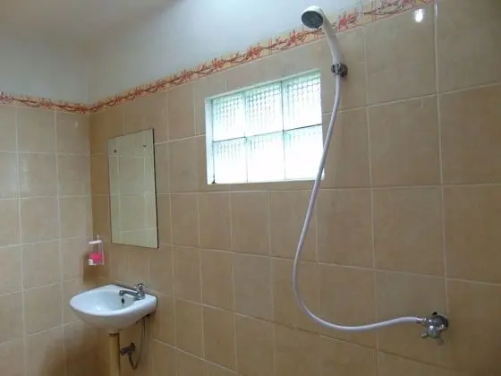 Superior Tek Büyük veya İki Ayrı Yataklı Oda (Cold Shower Only)