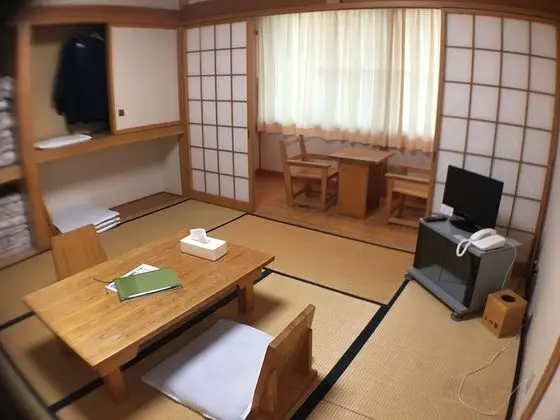 Traditional Oda, Sigara İçilmez (Japanese Style, Separate Sitting Area)