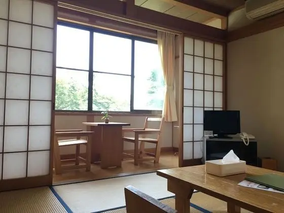 Traditional Oda, Sigara İçilmez (Japanese Style, Separate Sitting Area)