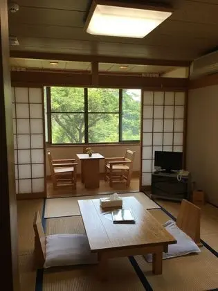 Traditional Oda, Sigara İçilmez (Japanese Style, Separate Sitting Area)