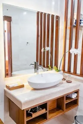 Luxury Süit, 1 Yatak Odası, Havuz Manzaralı