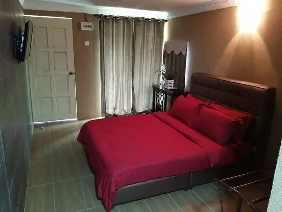 Basic Dağ Evi, 1 Büyük (Queen) Boy Yatak