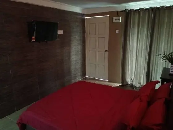Basic Dağ Evi, 1 Büyük (Queen) Boy Yatak