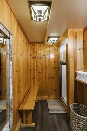 Oda (Lodge Room with Shared Bath-No Pets)