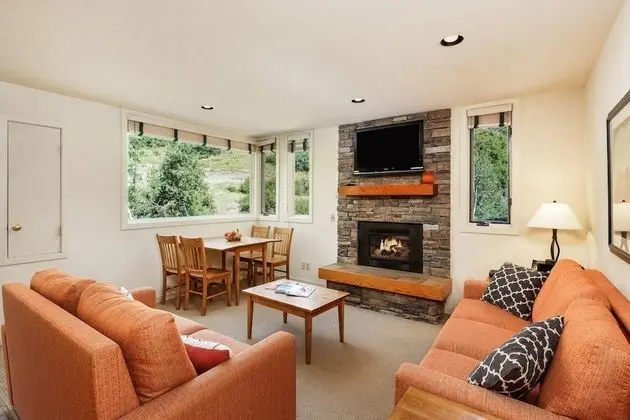 Daire (Tamarack Townhome # 5)
