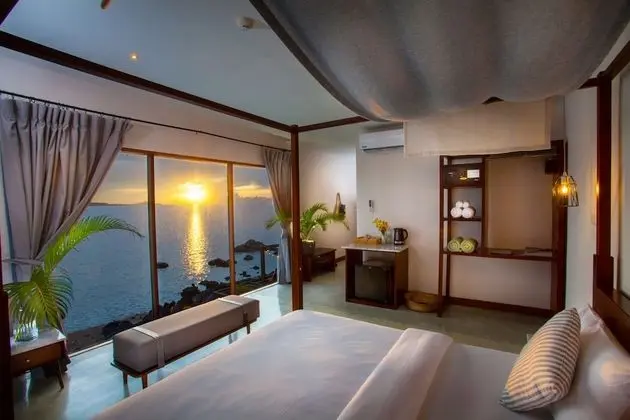 Tamarina Deluxe Oceanfront