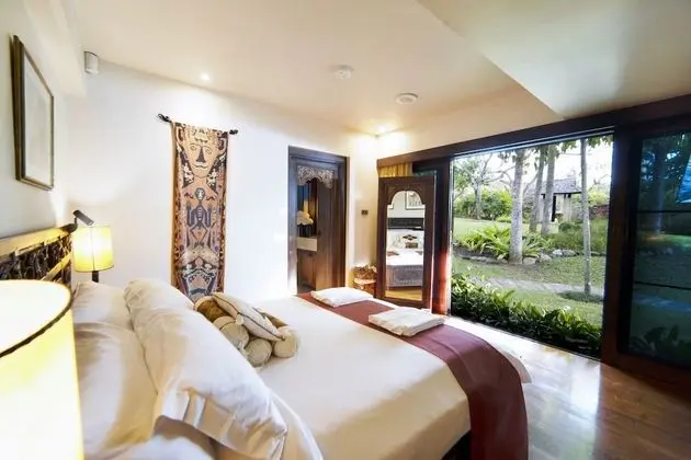 9-Bedroom Executive Pool Villa