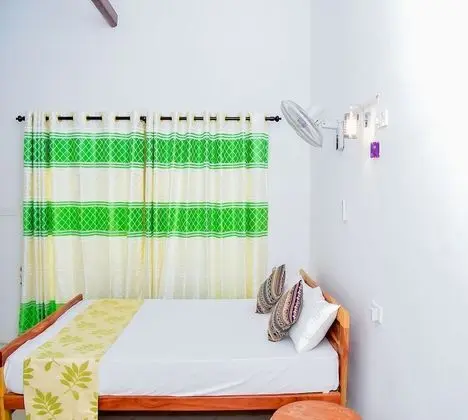 Deluxe Tek Büyük Yataklı Oda, Bahçe Manzaralı (2)