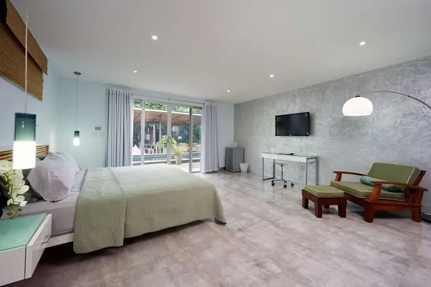 Deluxe King Room
