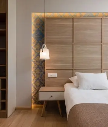 Superior Tek Büyük veya İki Ayrı Yataklı Oda, Balkon, Kısmi Deniz Manzaralı