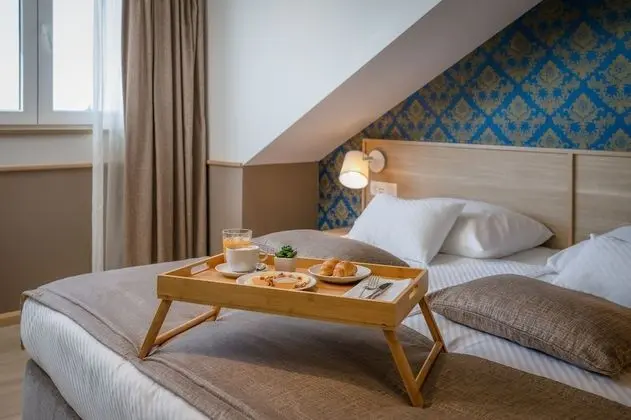 Tek Büyük veya İki Ayrı Yataklı Oda, Deniz Manzaralı (attic)
