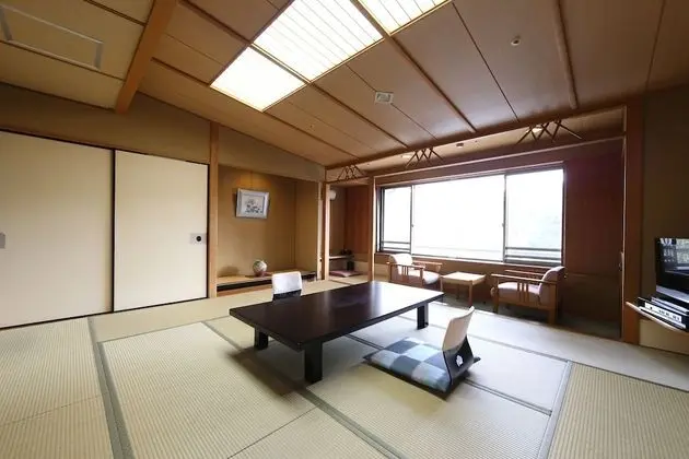 Traditional Oda, Sigara İçilmez (Japanese Style, 2 Mattress, 1 Futon)