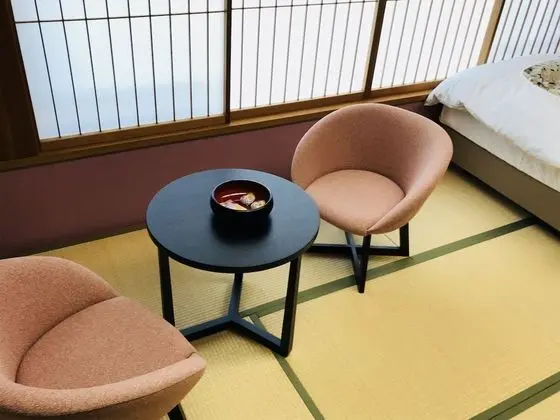 Traditional Oda, Sigara İçilmez (Japanese Style, 2 Mattress, 1 Futon)