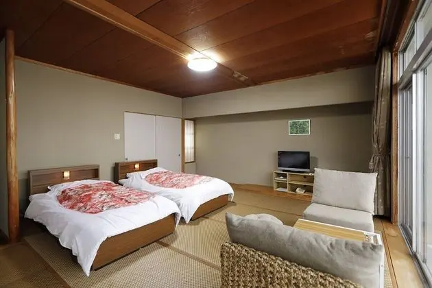 Traditional Oda, Sigara İçilmez, Göl Manzaralı (Japanese Style)