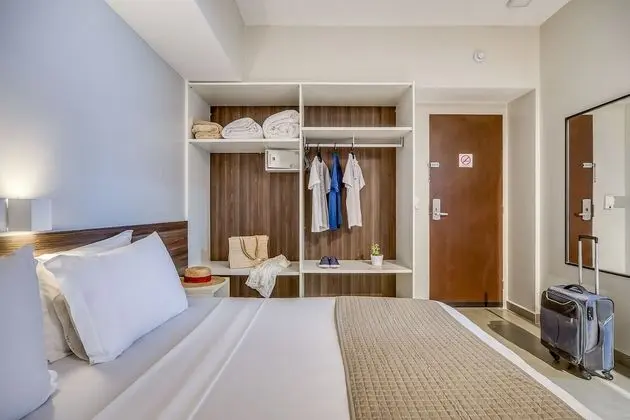 Quarto superior lateral
