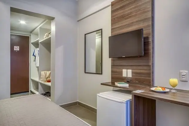 Quarto superior lateral